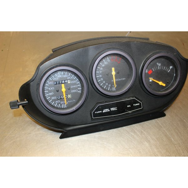 Suzuki GSX 600 F  (GN72B) Tacho Instrumente B2/3