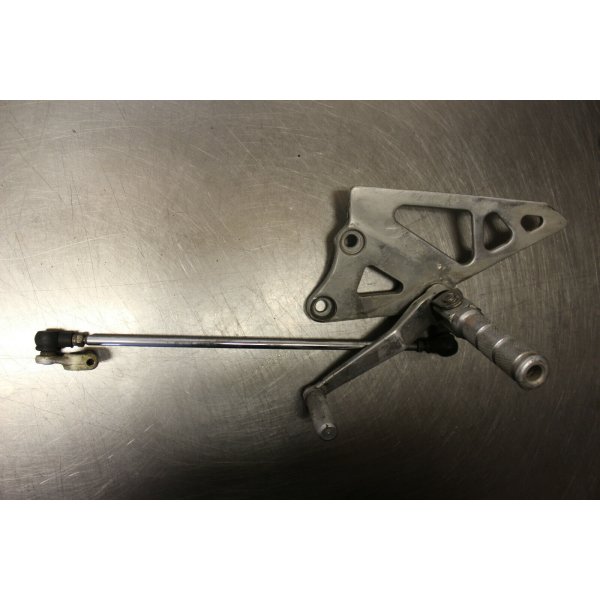 Suzuki GSX-R 750 GR7AA footrest front left + shift lever B2/2