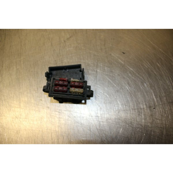 Suzuki GSX 750F GR78A Fuse box D2/3